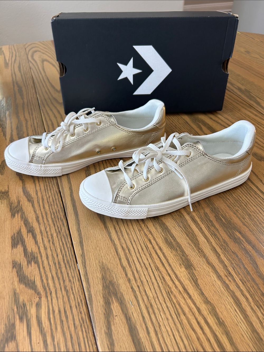 Converse metallic gold dainty Lucky Low Top Sneakers, size 9, NIB - Picture 2 of 11